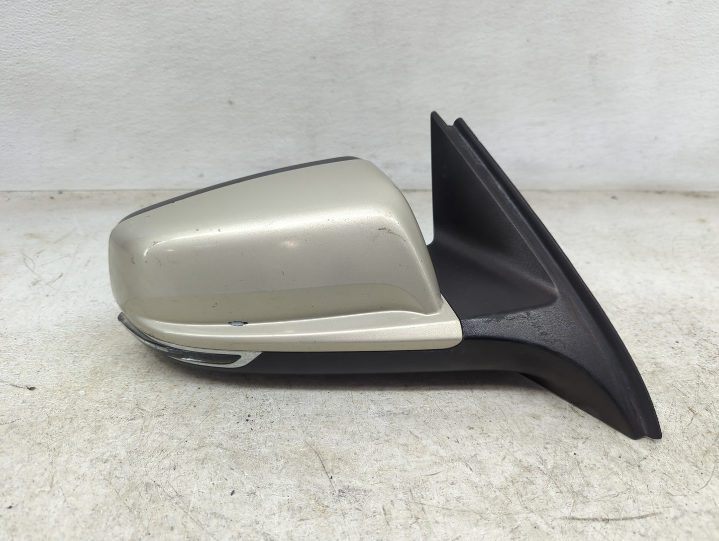 2014-2016 Chevrolet Malibu Passenger Side View Mirror - Right Door Mirror OEM Used - Oemusedautoparts1.com