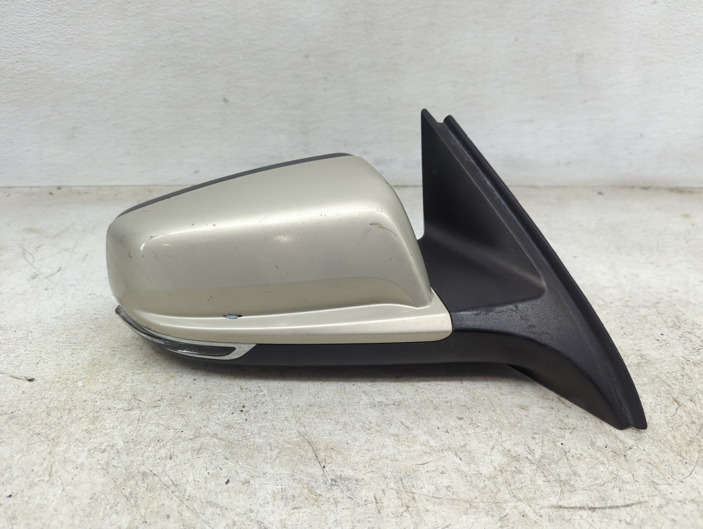 2014-2016 Chevrolet Malibu Passenger Side View Mirror - Right Door Mirror OEM Used - Oemusedautoparts1.com