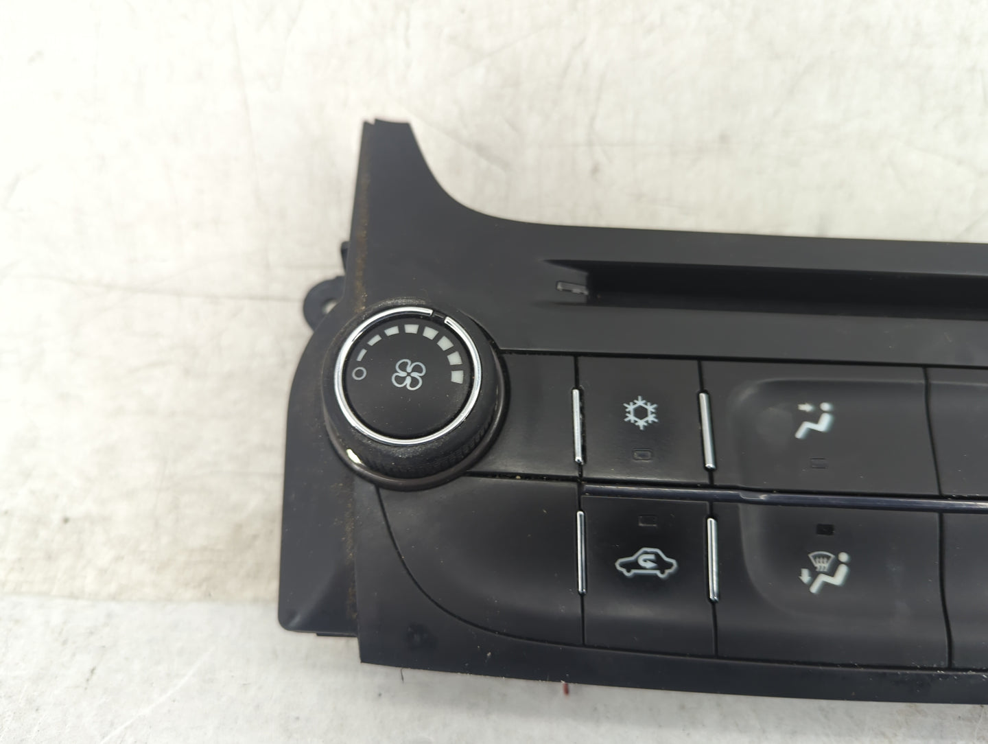 2014-2016 Chevrolet Malibu Climate Control Module Temperature AC/Heater Replacement P/N:23465797 545290509 Fits OEM Used Aut