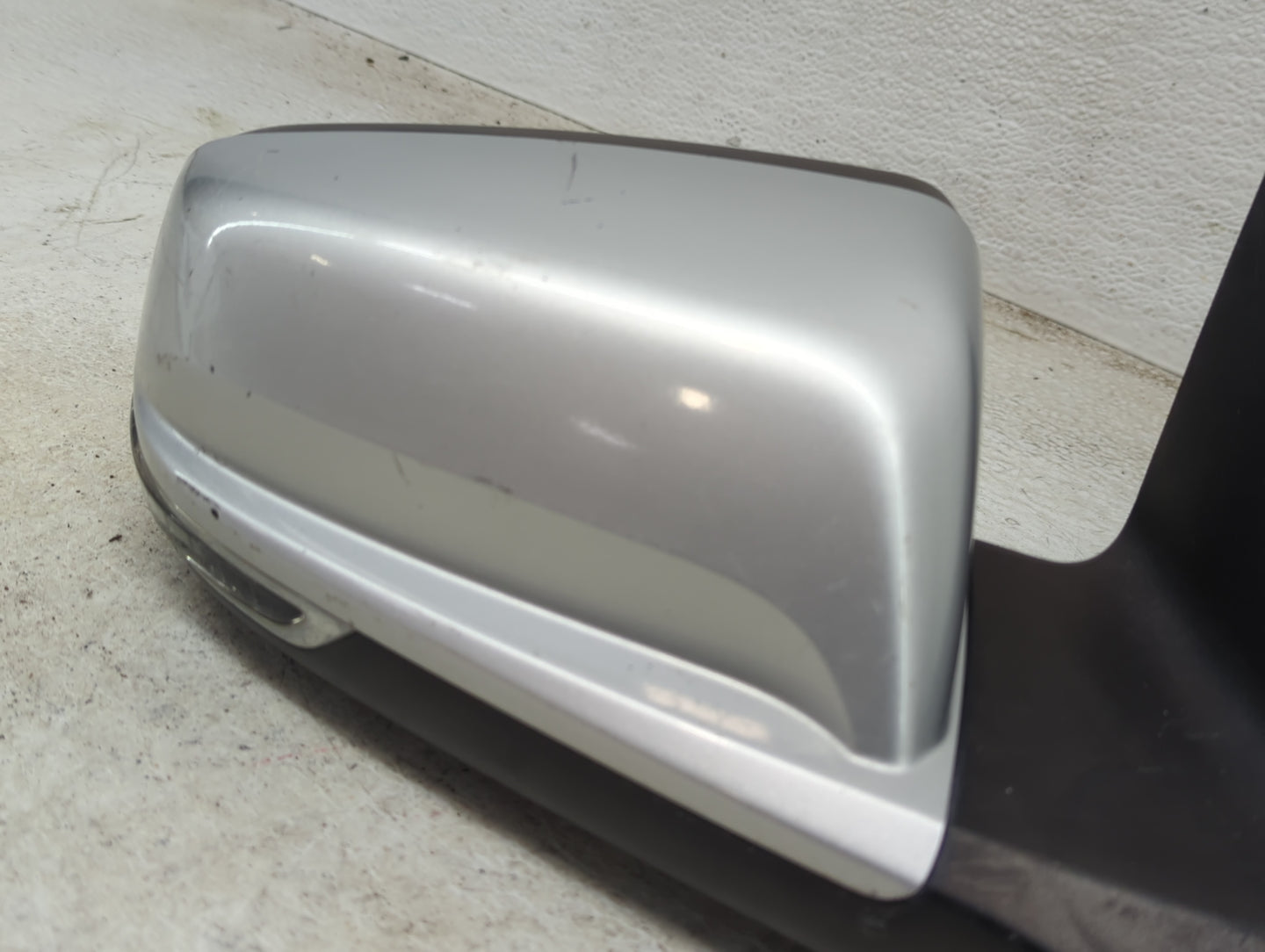 2014-2016 Chevrolet Malibu Passenger Side View Mirror - Right Door Mirror OEM Used - Oemusedautoparts1.com