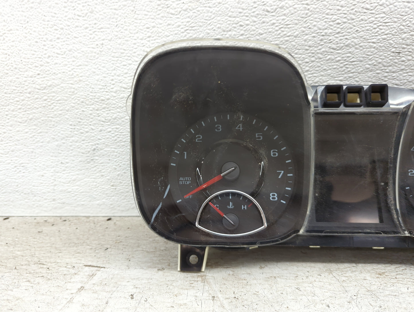 2014-2016 Chevrolet Malibu Speedometer Instrument Cluster Gauges - Oemusedautoparts1.com