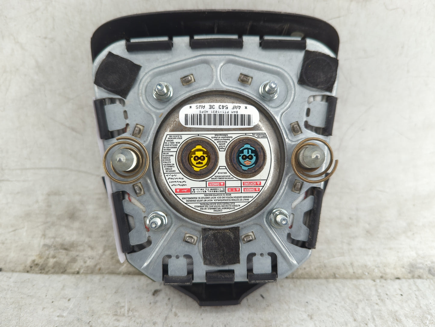 2015 Chevrolet Malibu Air Bag Driver Left Steering Wheel Mounted - Oemusedautoparts1.com