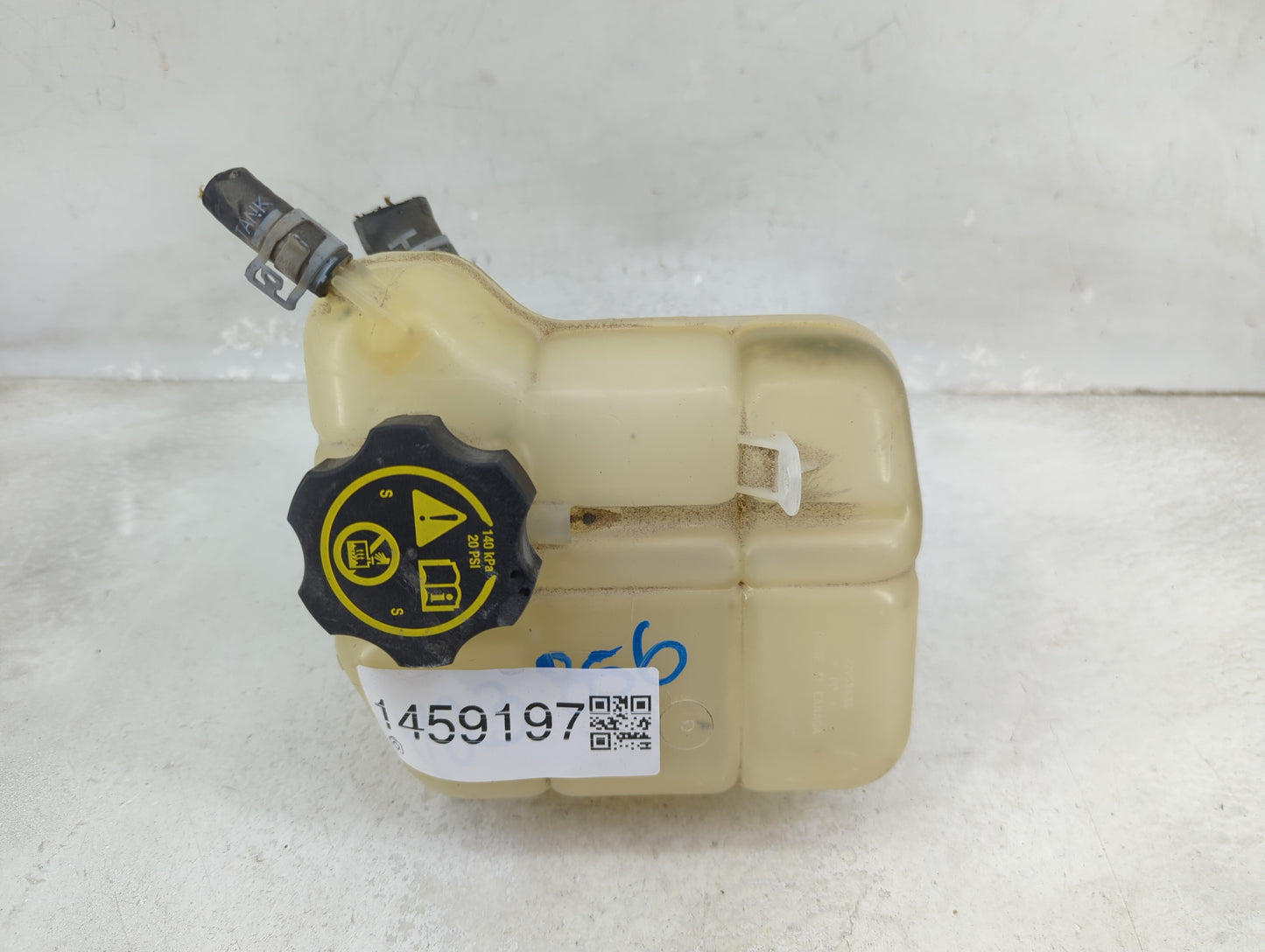2013 Chevrolet Malibu Radiator Coolant Overflow Expansion Tank Bottle 1459197 - Oemusedautoparts1.com