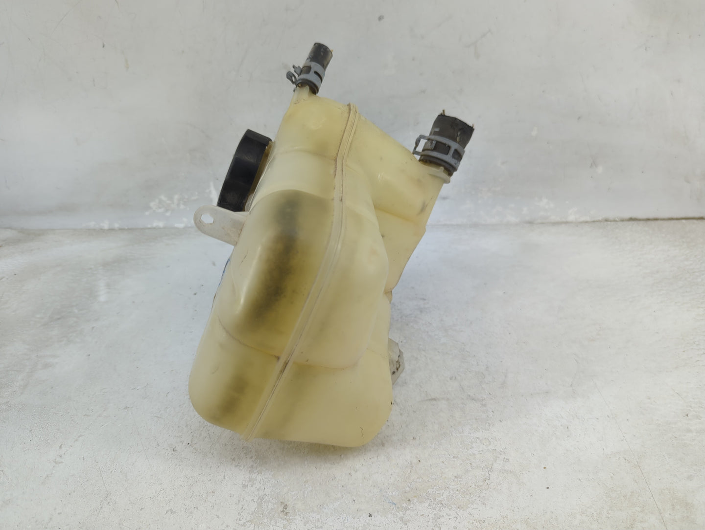 2013 Chevrolet Malibu Radiator Coolant Overflow Expansion Tank Bottle 1459197 - Oemusedautoparts1.com