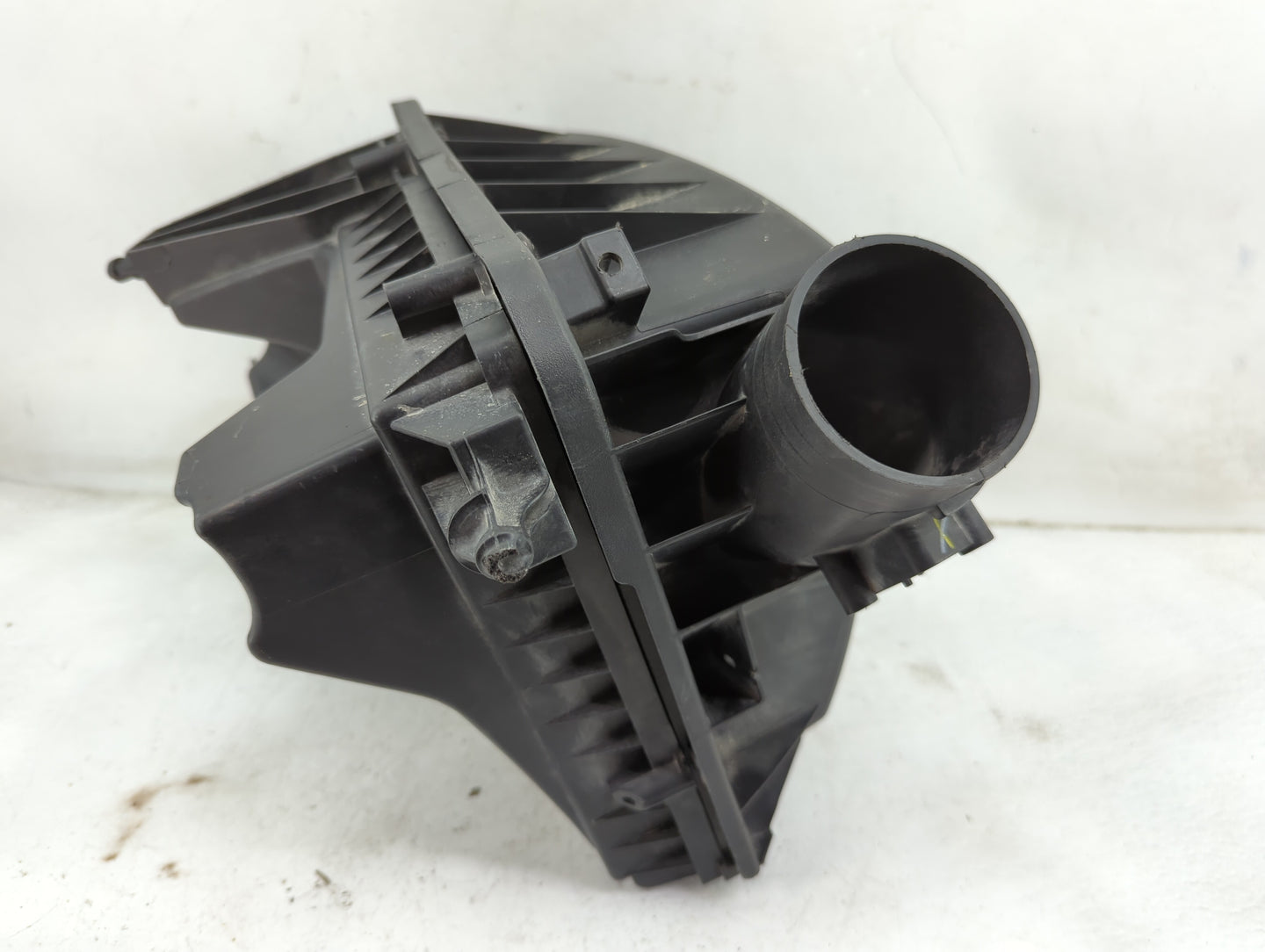 2014-2015 Chevrolet Malibu Air Cleaner Intake-duct Hose Tube 1459435 - Oemusedautoparts1.com