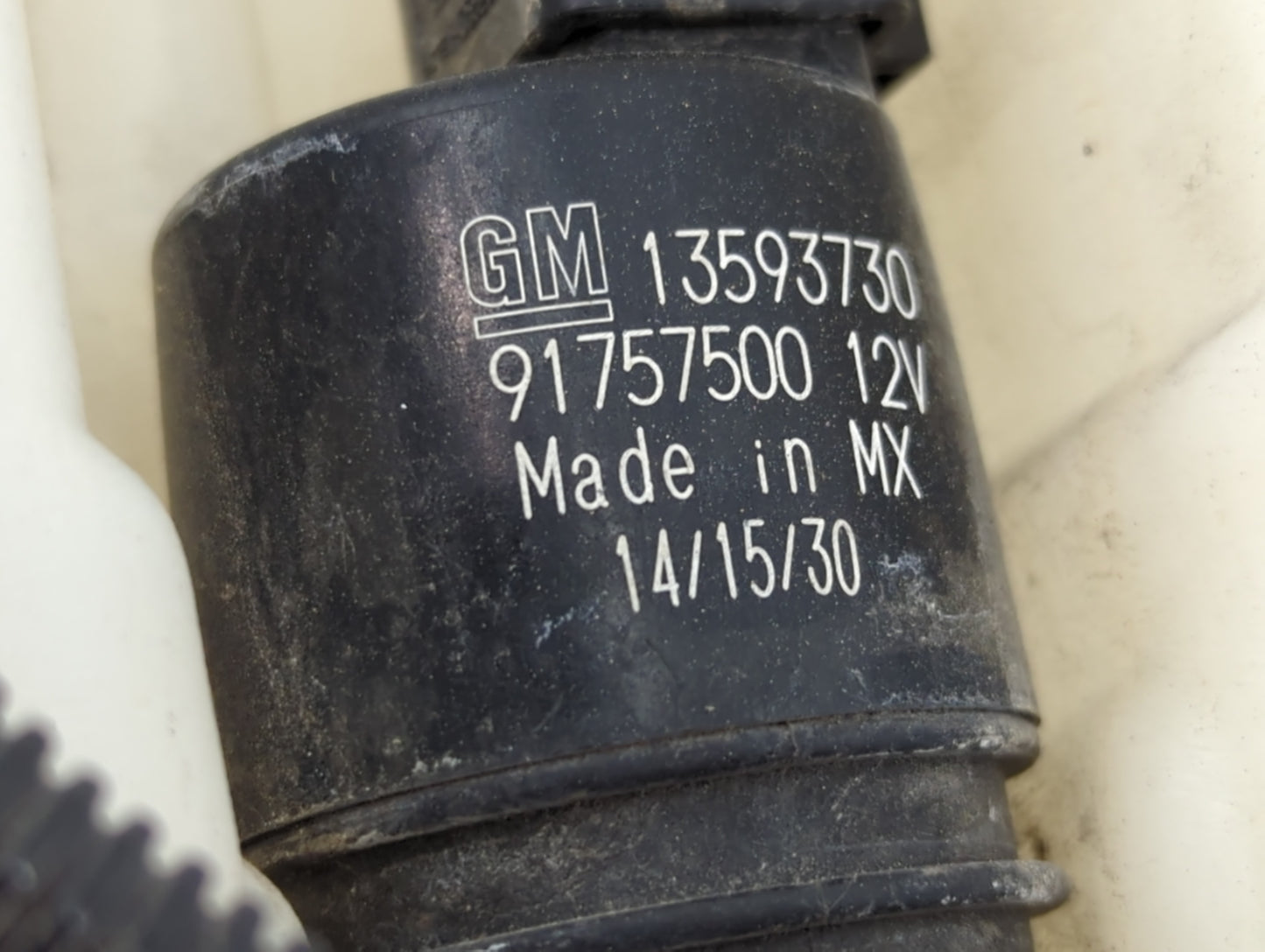 2013-2016 Chevrolet Malibu Windshield Washer Fluid Reservoir Bottle Oem 1459607 - Oemusedautoparts1.com