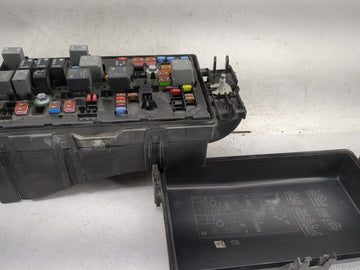 2014-2016 Chevrolet Malibu Fusebox Fuse Box Panel Relay Module P/N:13272072 13272071 Fits Fits 2014 2015 2016 OEM Used Auto 