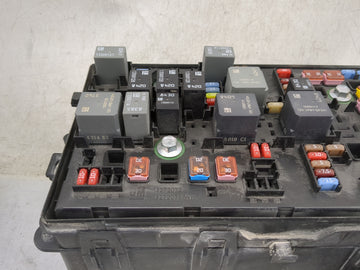 2014-2016 Chevrolet Malibu Fusebox Fuse Box Panel Relay Module P/N:13272072 13272071 Fits Fits 2014 2015 2016 OEM Used Auto Parts