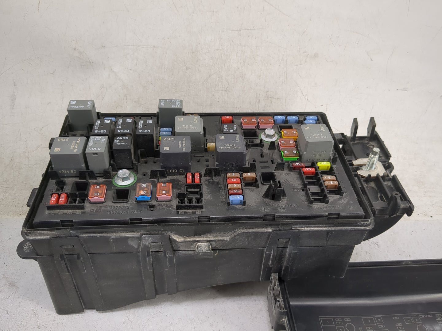 2014-2016 Chevrolet Malibu Fusebox Fuse Box Panel Relay Module P/N:13272072 13272071 Fits Fits 2014 2015 2016 OEM Used Auto 