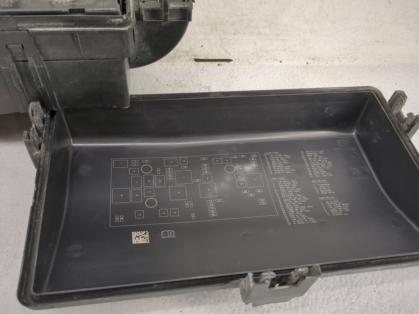 2014-2016 Chevrolet Malibu Fusebox Fuse Box Panel Relay Module P/N:13272072 13272071 Fits Fits 2014 2015 2016 OEM Used Auto 