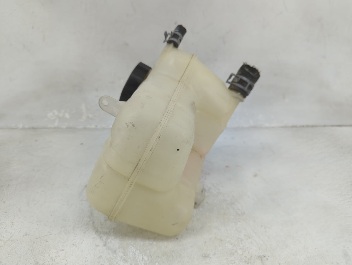 2013 Chevrolet Malibu Radiator Coolant Overflow Expansion Tank Bottle 1465761 - Oemusedautoparts1.com