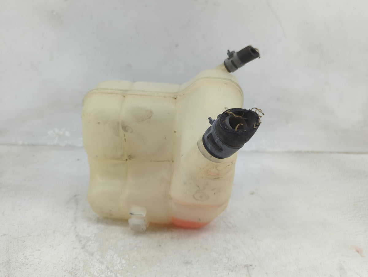 2013 Chevrolet Malibu Radiator Coolant Overflow Expansion Tank Bottle 1465761 - Oemusedautoparts1.com