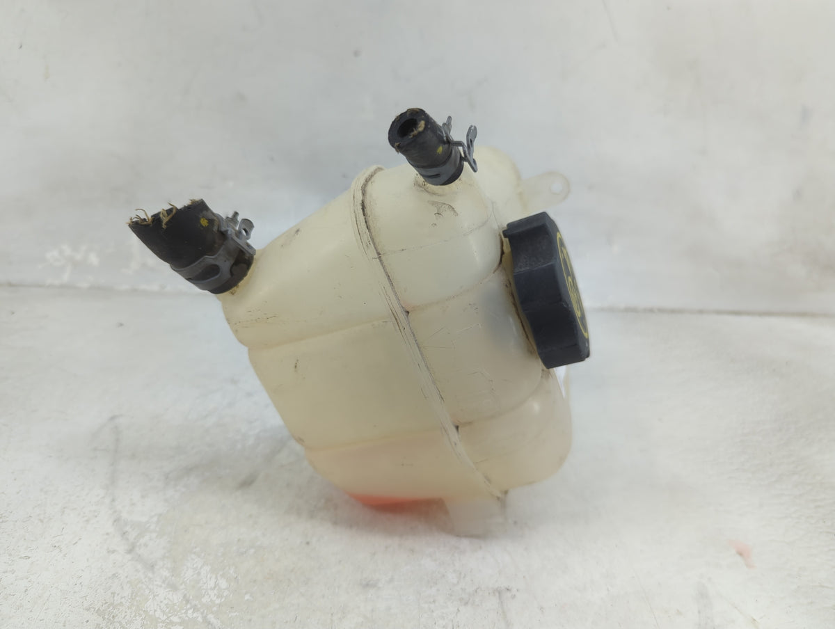 2013 Chevrolet Malibu Radiator Coolant Overflow Expansion Tank Bottle 1465761 - Oemusedautoparts1.com