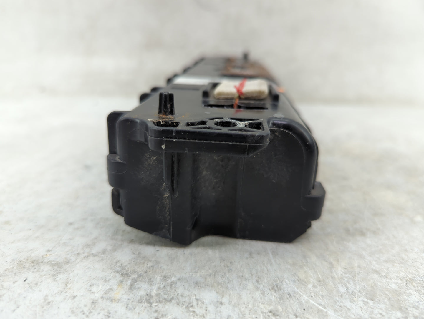 2014-2016 Chevrolet Malibu Air Bag Driver Left Knee OEM P/N:22966684 Fits Fits 2014 2015 2016 2017 OEM Used Auto Parts - Oem