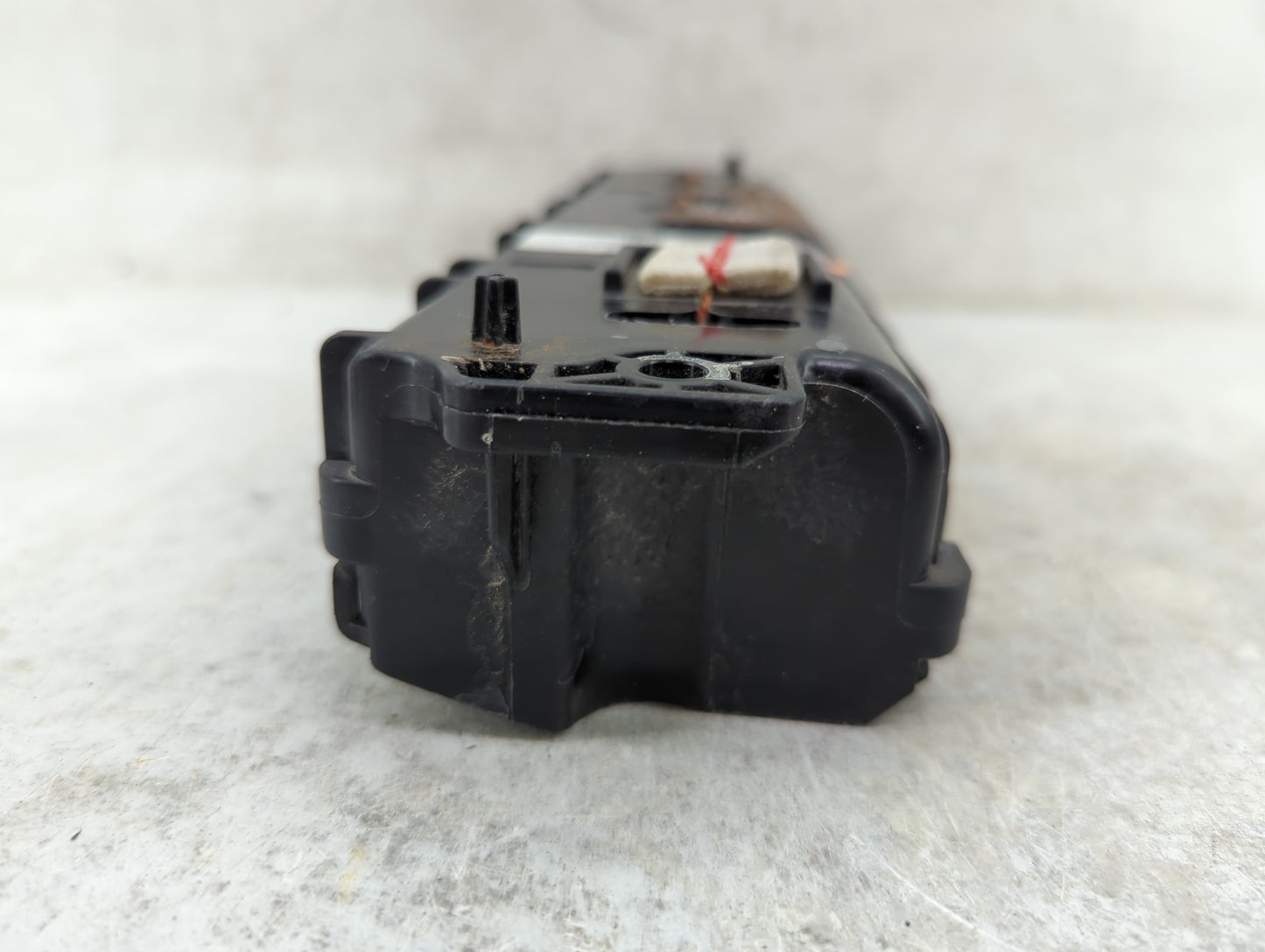 2014-2016 Chevrolet Malibu Air Bag Driver Left Knee OEM P/N:22966684 Fits Fits 2014 2015 2016 2017 OEM Used Auto Parts - Oem