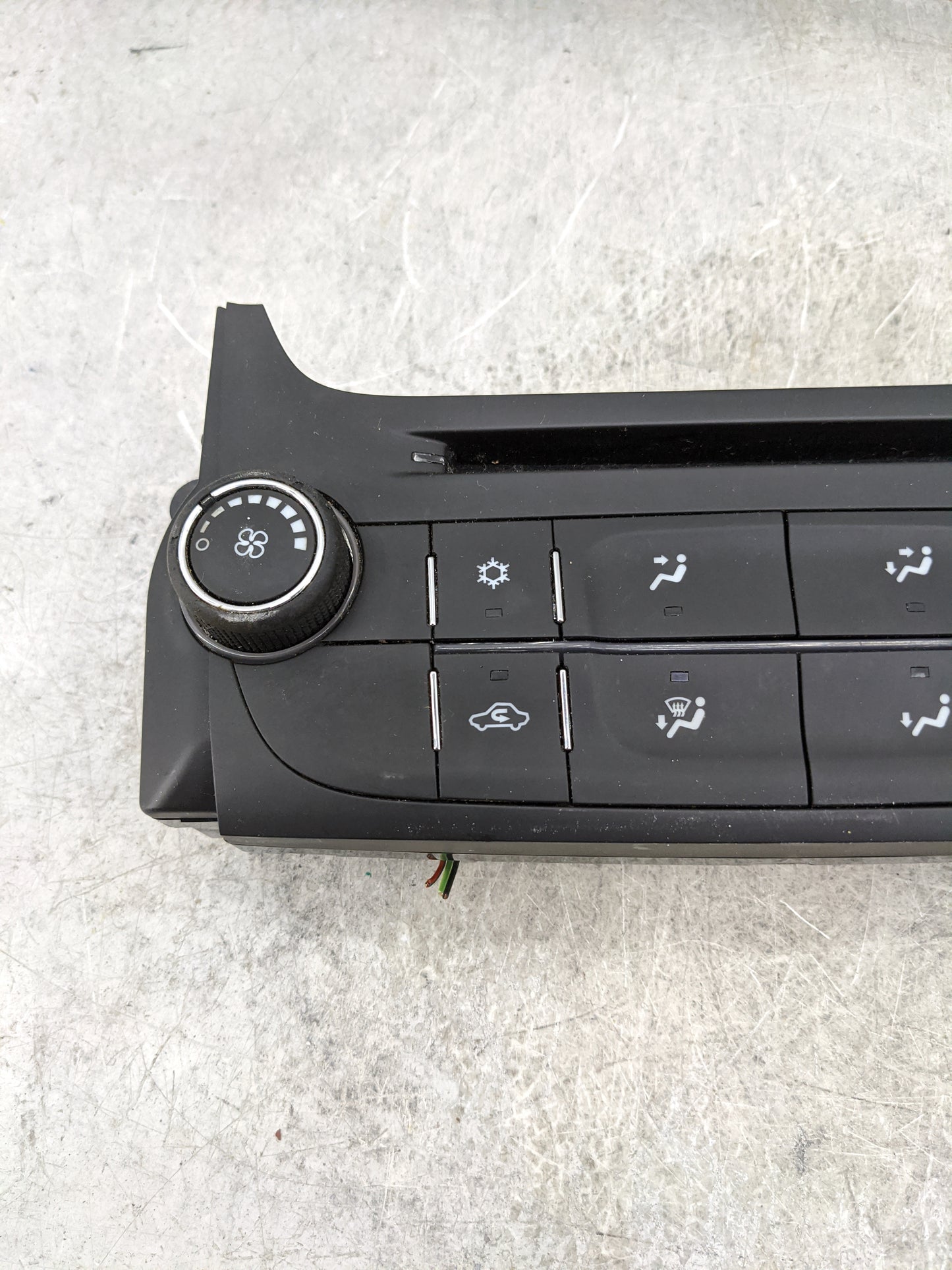 2014-2016 Chevrolet Malibu Climate Control Module Temperature AC/Heater Replacement P/N:23465797 545290509 Fits OEM Used Aut