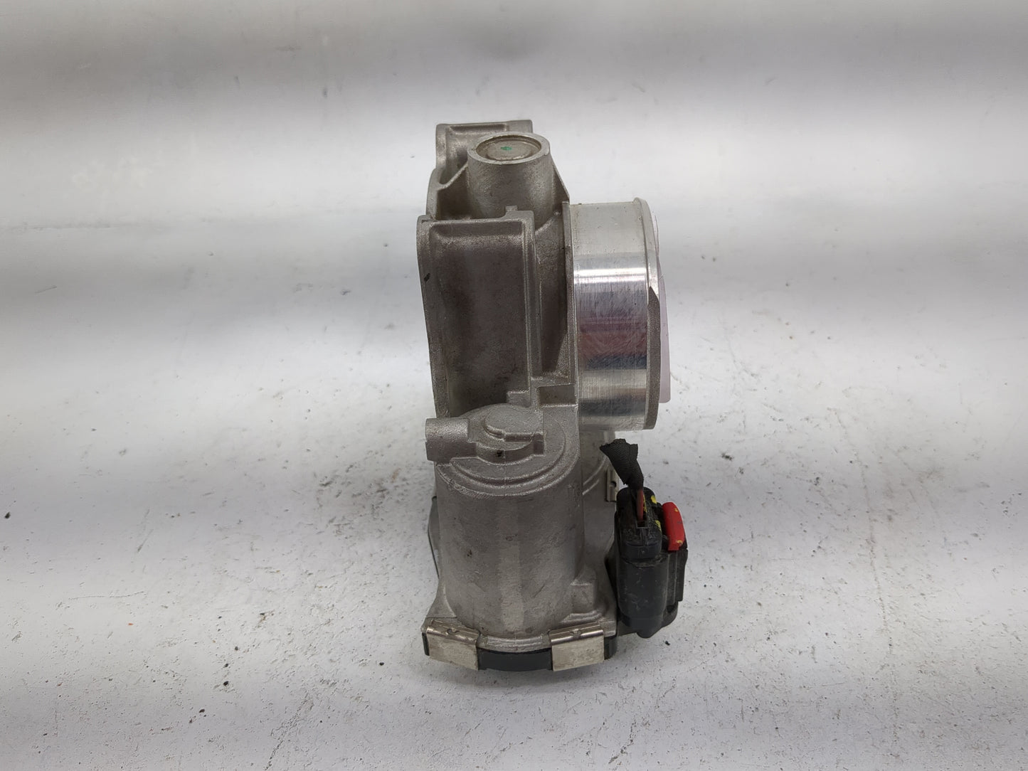 2013-2015 Chevrolet Malibu Throttle Body P/N:12627217 Fits Fits 2013 2014 2015 2017 2018 2019 2020 OEM Used Auto Parts - Oem
