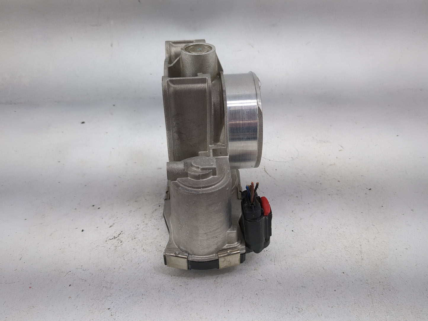 2013-2015 Chevrolet Malibu Throttle Body P/N:12627217 Fits Fits 2013 2014 2015 2017 2018 2019 2020 OEM Used Auto Parts - Oem