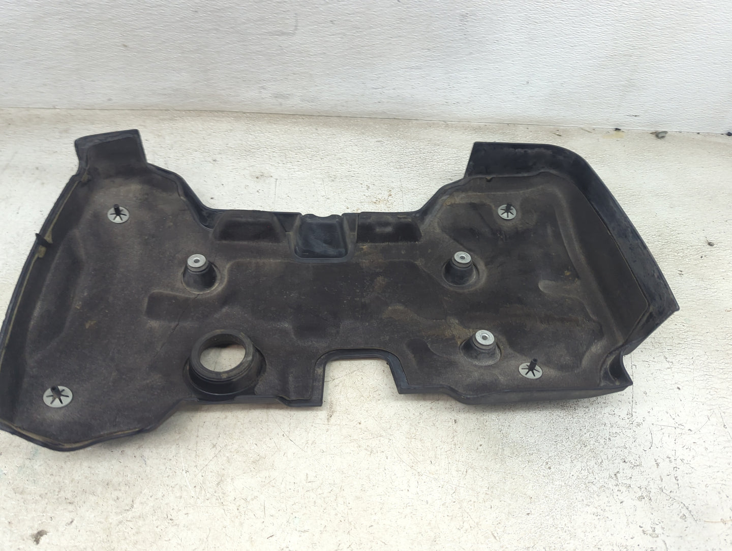 2015 Chevrolet Malibu Engine Cover 1479491 - Oemusedautoparts1.com