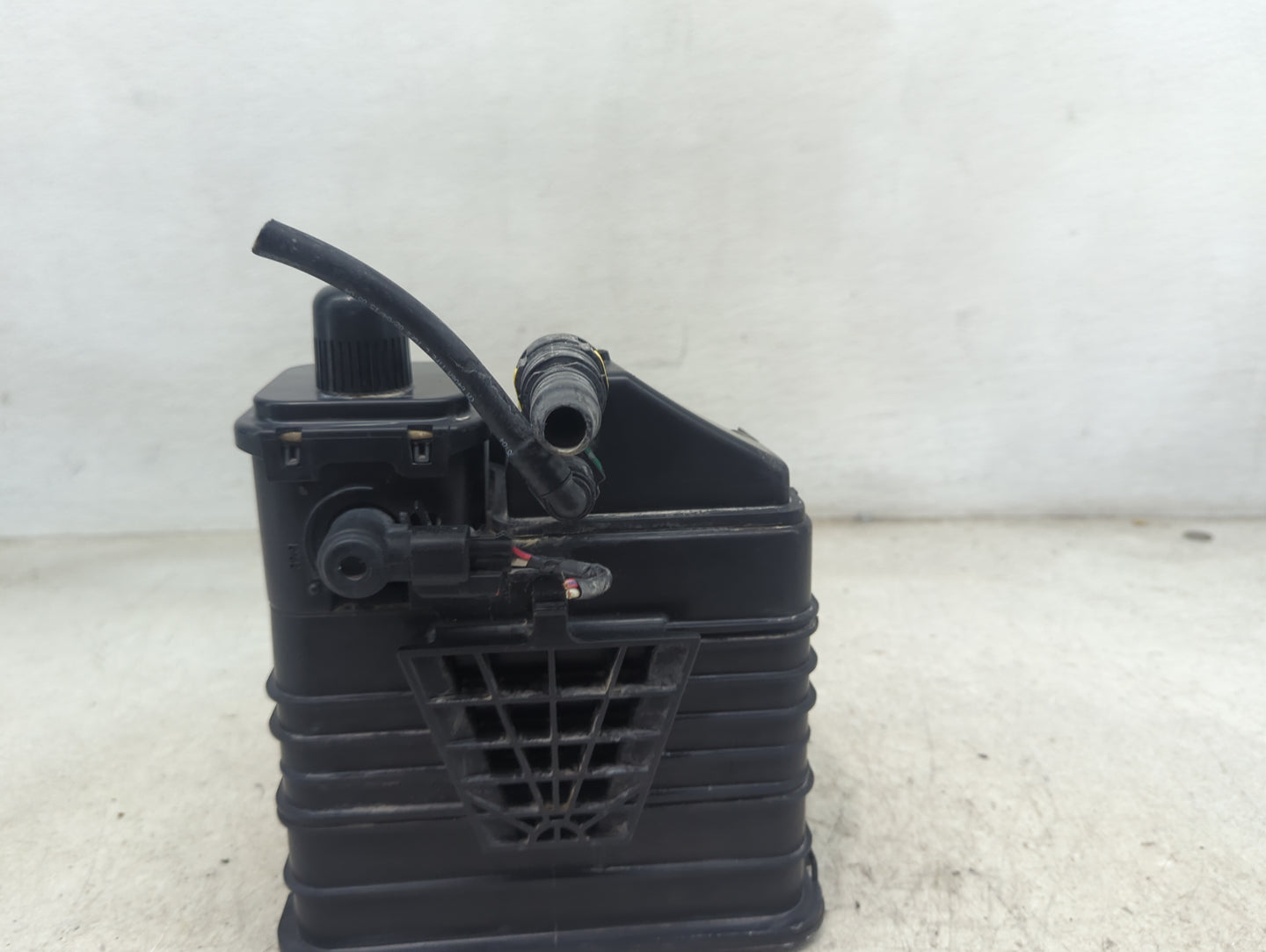 2015 Chevrolet Malibu Fuel Vapor Charcoal Canister 1479528 - Oemusedautoparts1.com