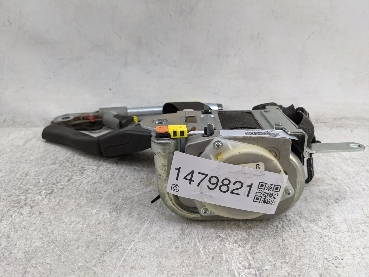 2015 Chevrolet Malibu Passenger Right Seat Belt Rear Retractor - Oemusedautoparts1.com