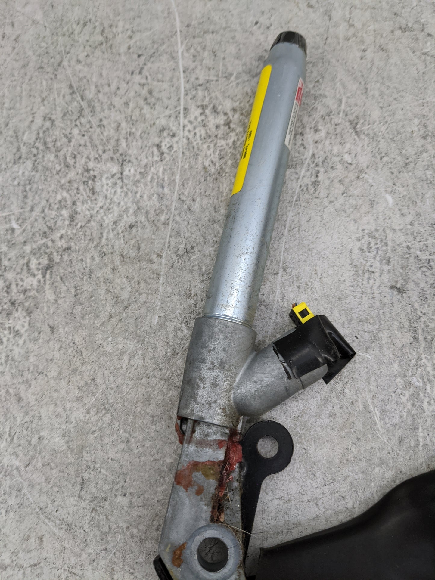 2015 Chevrolet Malibu Passenger Right Seat Belt Rear Retractor - Oemusedautoparts1.com