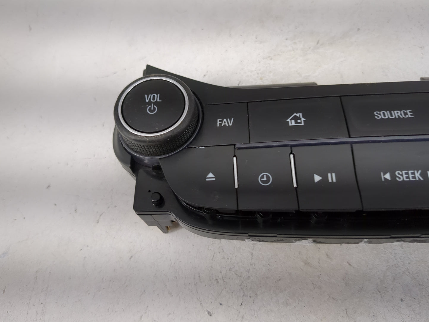 2014-2016 Chevrolet Malibu Radio Control Panel 1480509 - Oemusedautoparts1.com