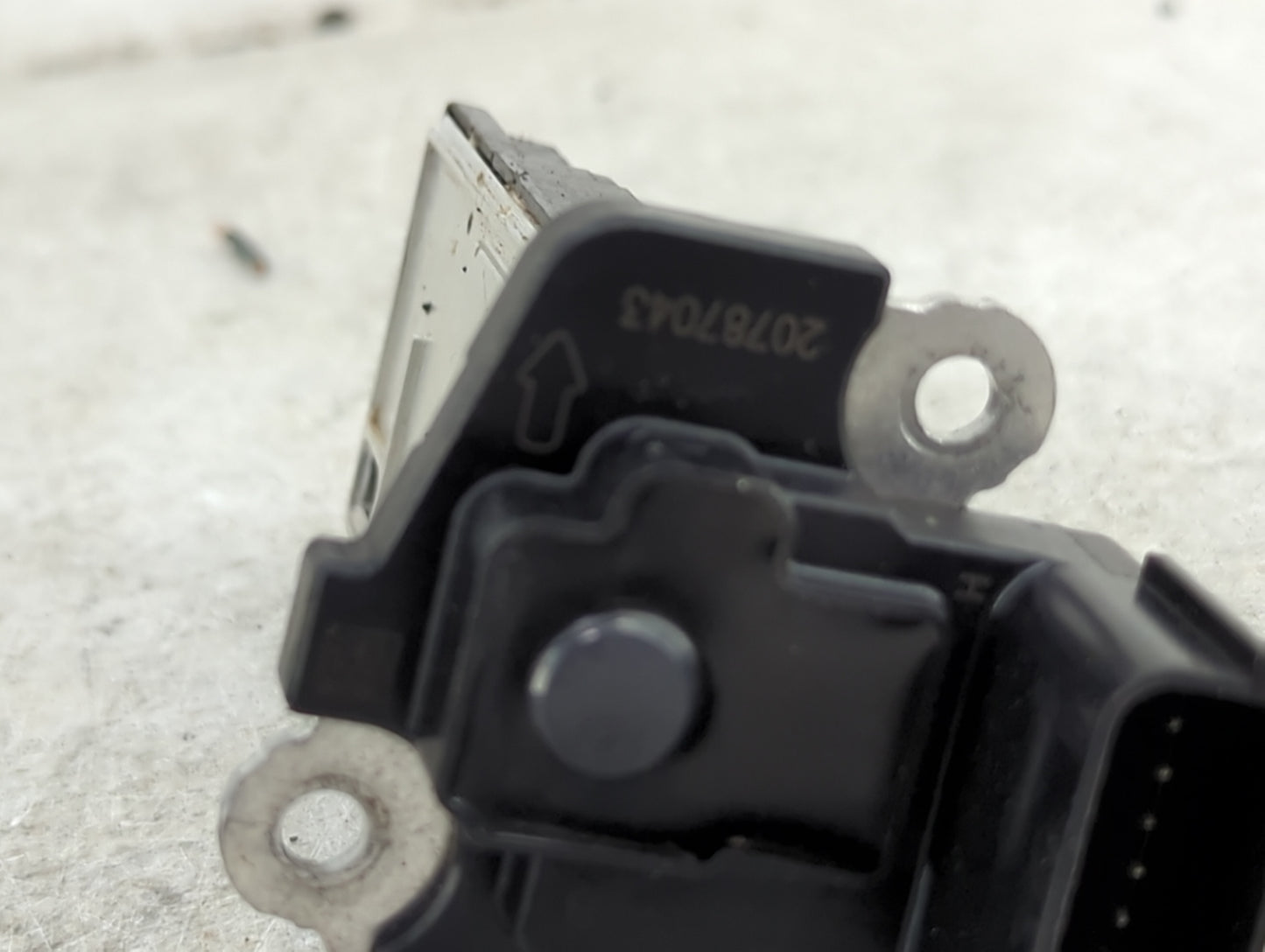 2013-2016 Chevrolet Malibu Mass Air Flow Meter Maf 1488143 - Oemusedautoparts1.com