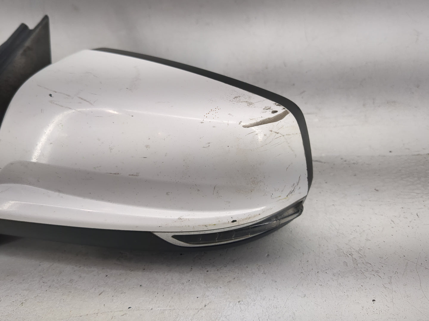 2014-2016 Chevrolet Malibu Driver Side View Mirror - Left Door Mirror OEM Used - Oemusedautoparts1.com