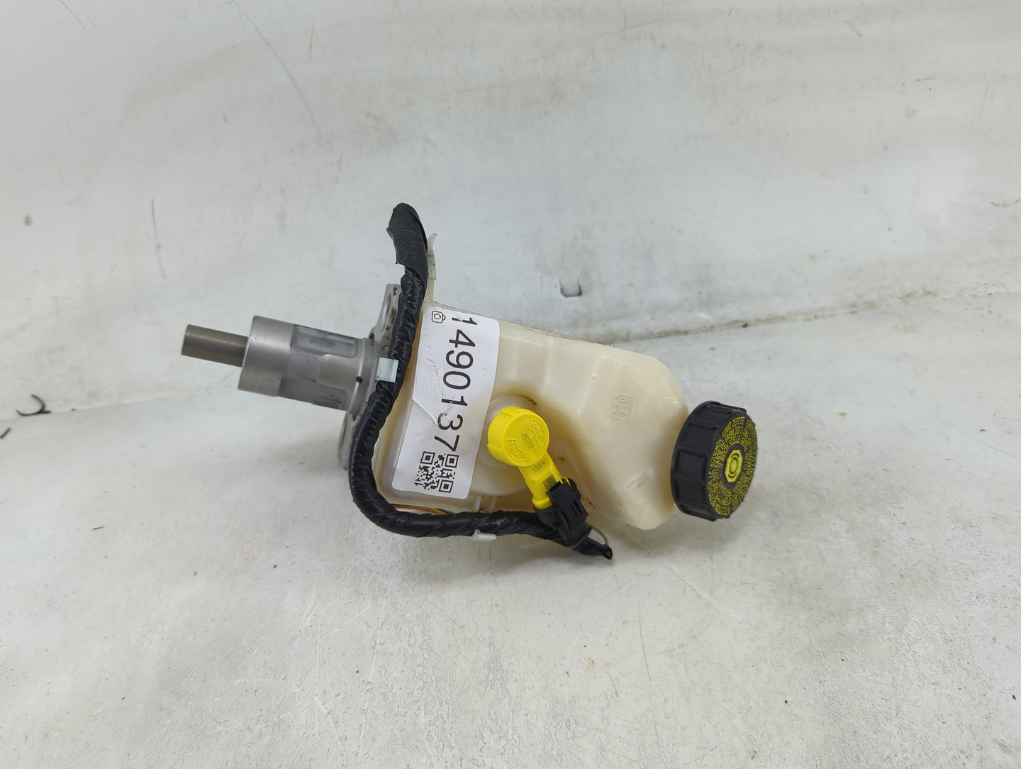 2013-2016 Chevrolet Malibu Brake Master Cylinder 1490137 - Oemusedautoparts1.com