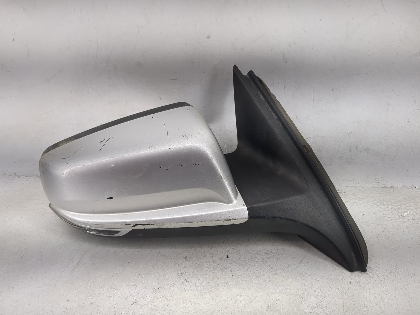 2014-2016 Chevrolet Malibu Passenger Side View Mirror - Right Door Mirror OEM Used - Oemusedautoparts1.com