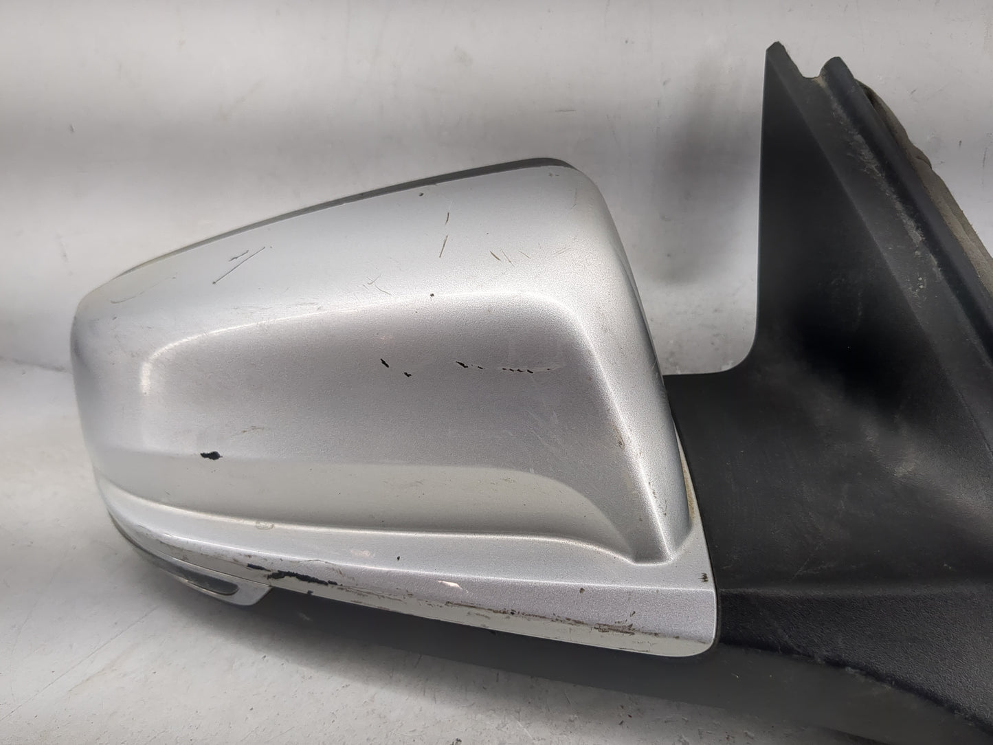 2014-2016 Chevrolet Malibu Passenger Side View Mirror - Right Door Mirror OEM Used - Oemusedautoparts1.com