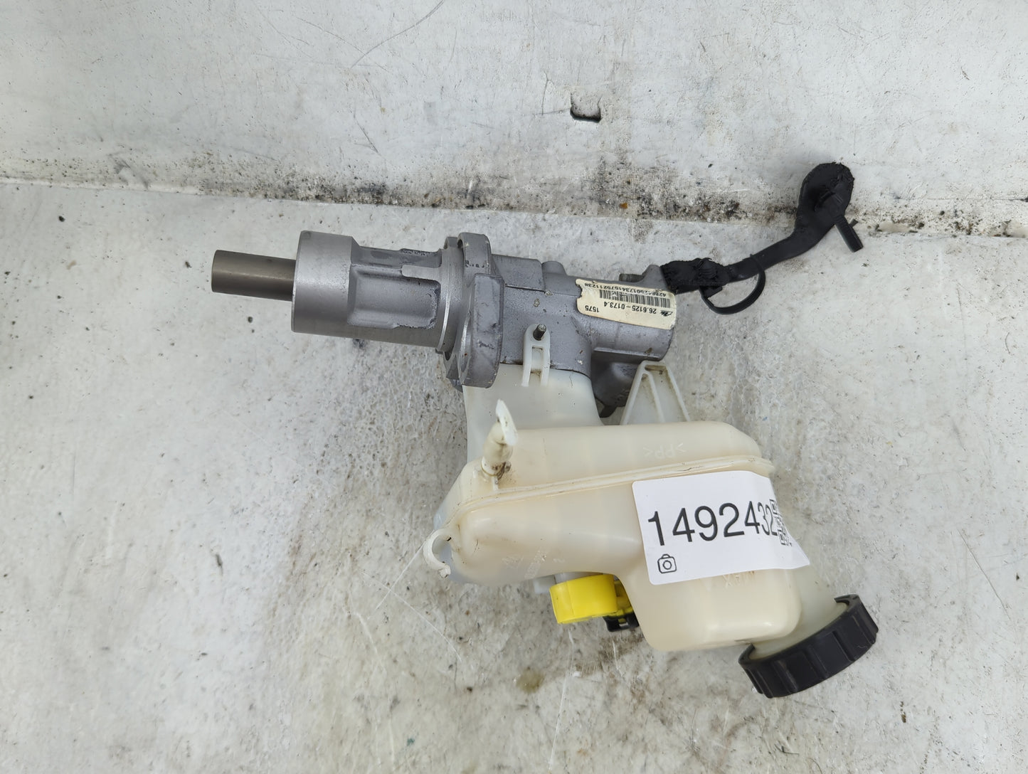 2013-2016 Chevrolet Malibu Brake Master Cylinder 1492432 - Oemusedautoparts1.com