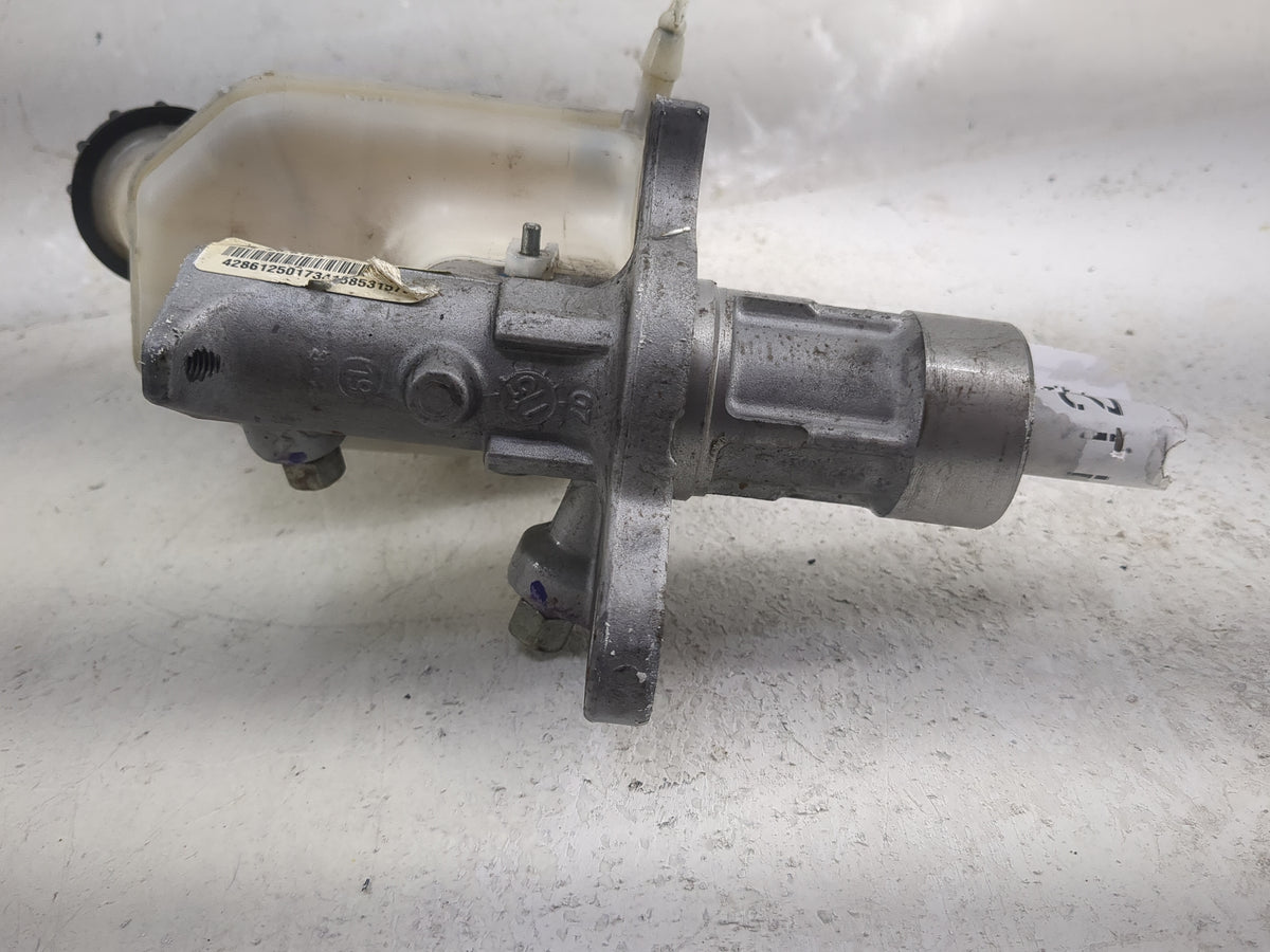 2013-2016 Chevrolet Malibu Brake Master Cylinder 1498112 - Oemusedautoparts1.com