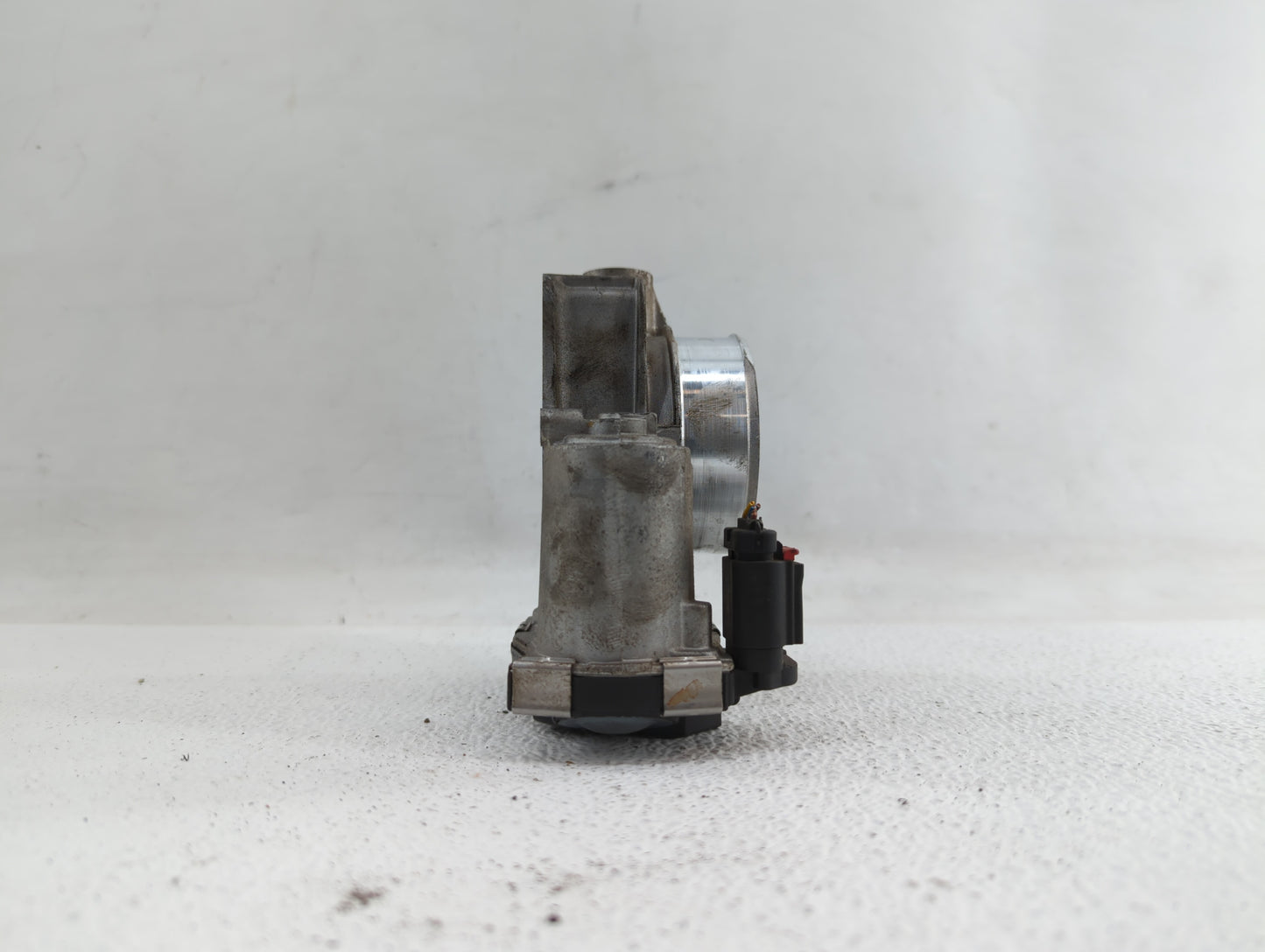 2013-2015 Chevrolet Malibu Throttle Body P/N:12627217DA 12669073DA Fits Fits 2013 2014 2015 2017 2018 OEM Used Auto Parts - 