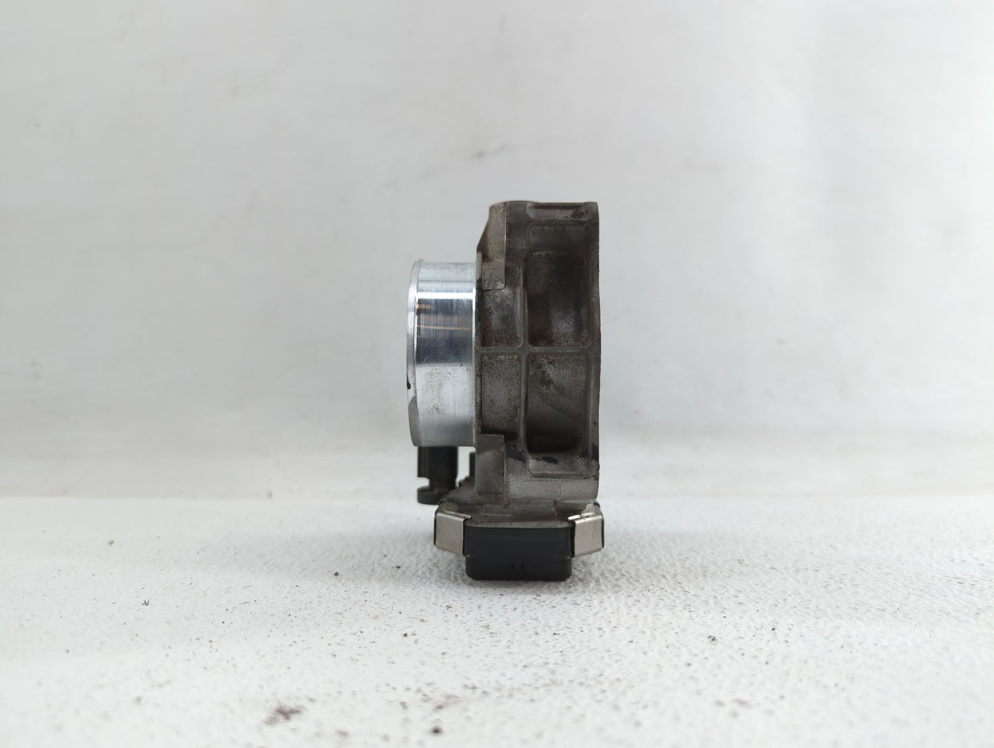 2013-2015 Chevrolet Malibu Throttle Body P/N:12627217DA 12669073DA Fits Fits 2013 2014 2015 2017 2018 OEM Used Auto Parts - 