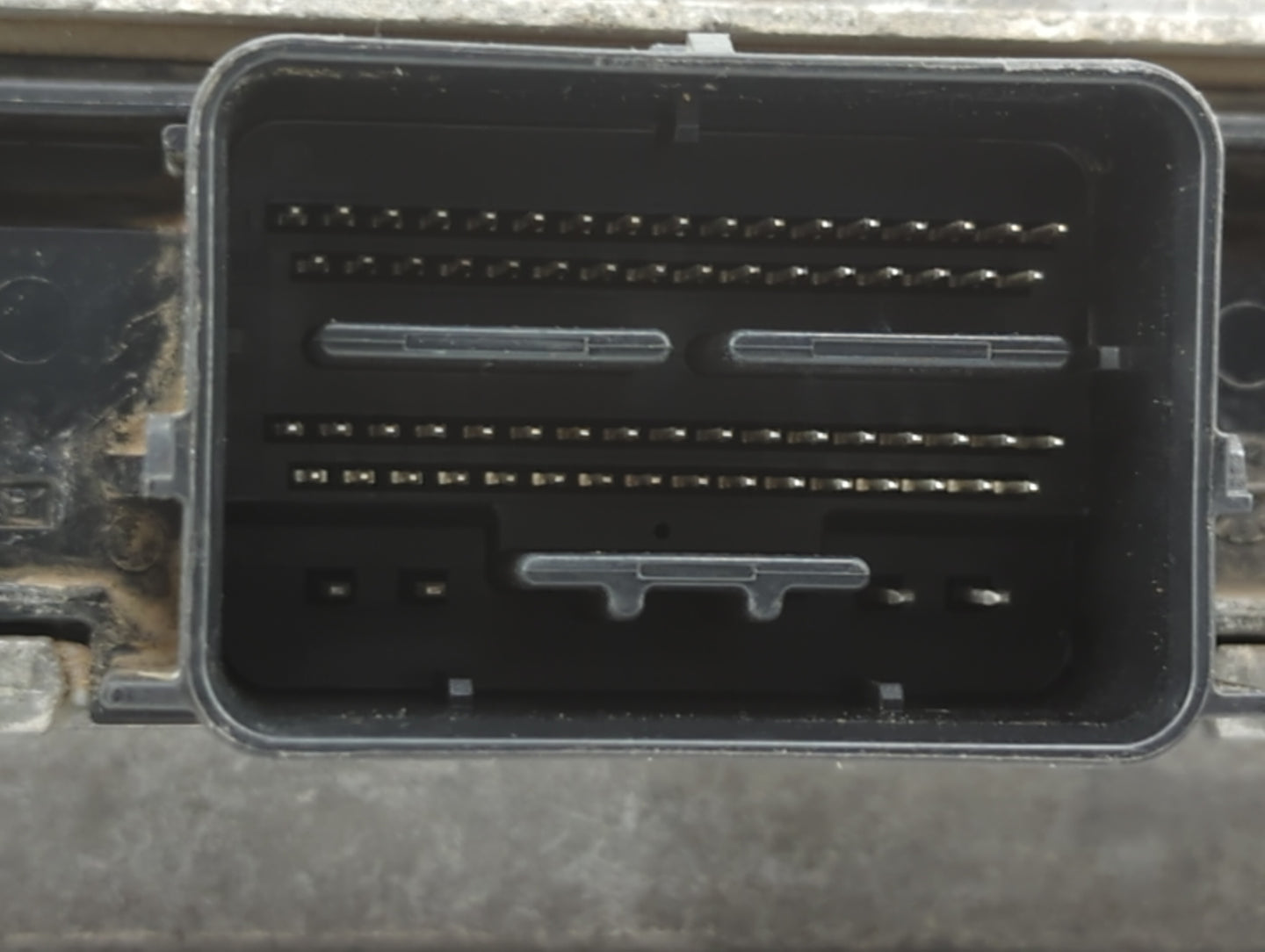 2015 Chevrolet Malibu PCM Engine Control Computer ECU ECM PCU OEM P/N:DG1A-12A650-SB DG1A-12B684-EA, DA5T-13C148-AC Fits OEM