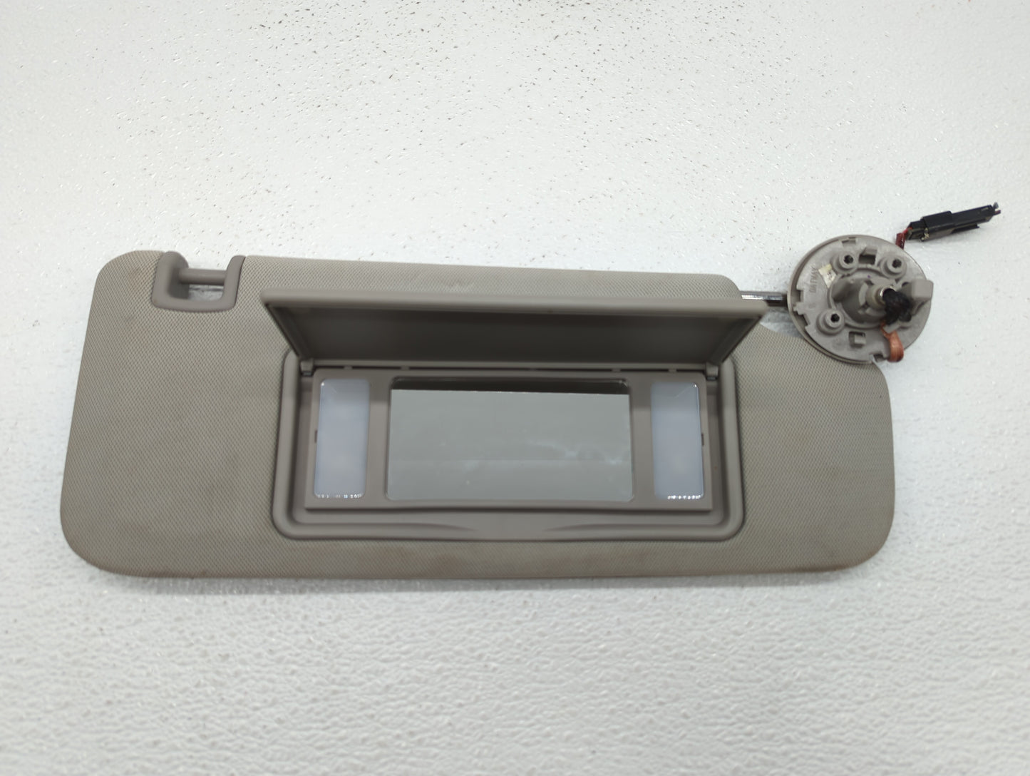 2013-2016 Chevrolet Malibu Sun Visor Shade Replacement Passenger Right Mirror Fits Fits 2013 2014 2015 2016 OEM Used Auto Pa