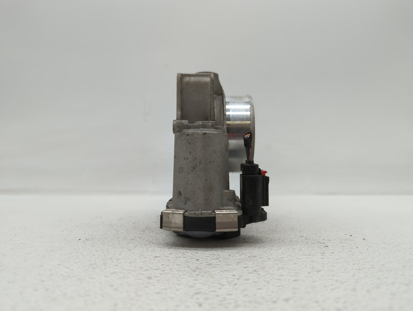 2013-2015 Chevrolet Malibu Throttle Body P/N:12627217DA 12669073DA Fits Fits 2013 2014 2015 2017 2018 OEM Used Auto Parts - 