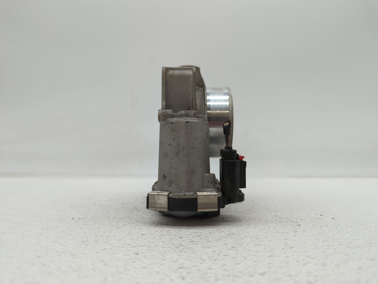 2013-2015 Chevrolet Malibu Throttle Body P/N:12627217DA 12669073DA Fits Fits 2013 2014 2015 2017 2018 OEM Used Auto Parts - 
