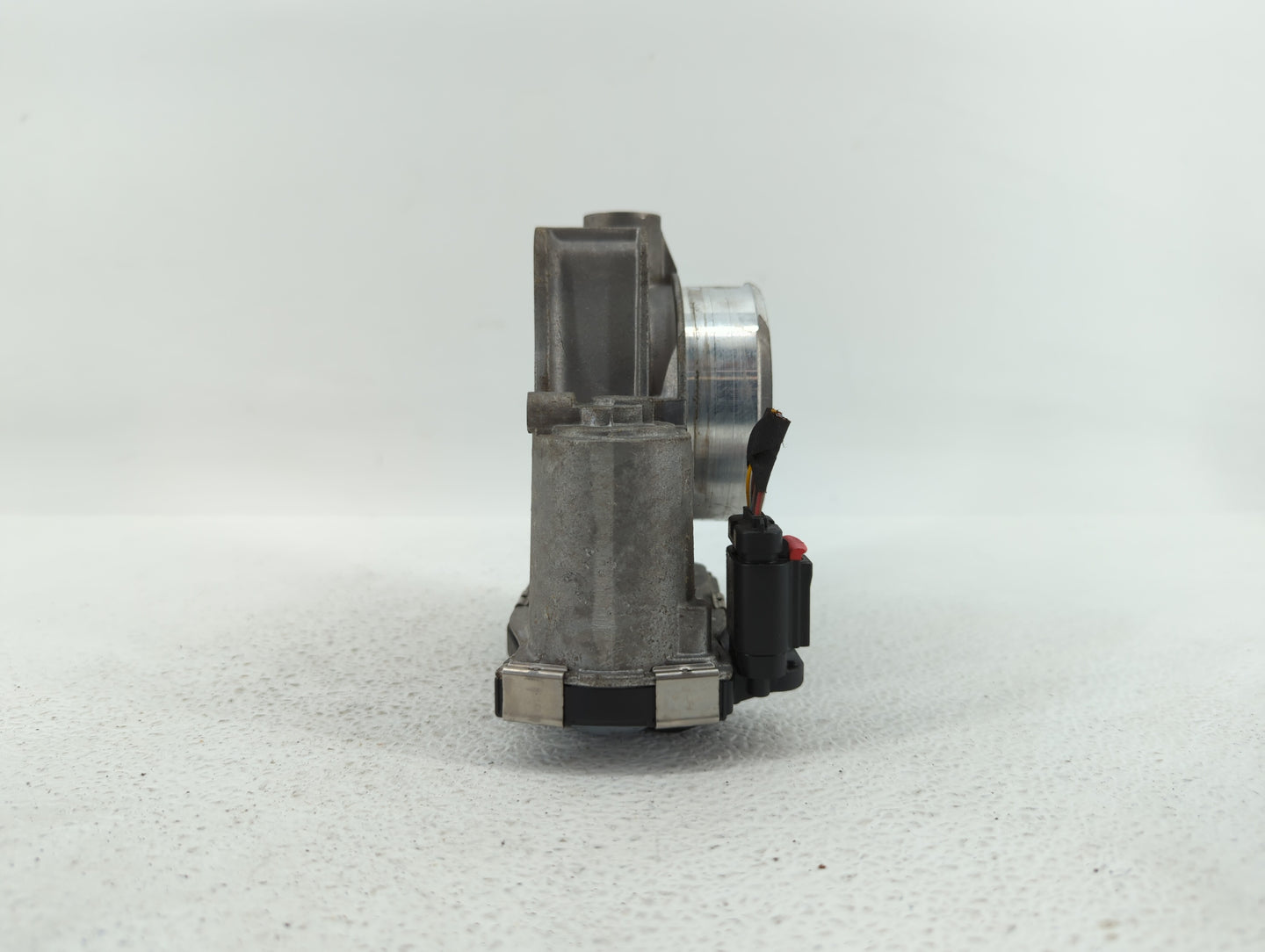 2013-2015 Chevrolet Malibu Throttle Body P/N:12627217DA 12669073DA Fits Fits 2013 2014 2015 2017 2018 OEM Used Auto Parts - 