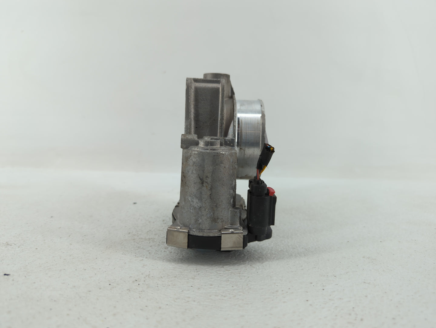 2013-2015 Chevrolet Malibu Throttle Body P/N:12627217DA 12669073DA Fits Fits 2013 2014 2015 2017 2018 OEM Used Auto Parts - 