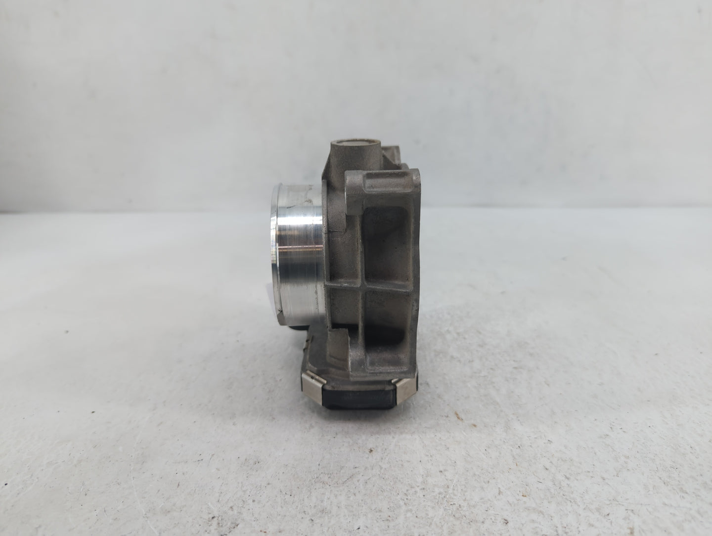 2013-2015 Chevrolet Malibu Throttle Body P/N:12670839AA 12627217DA, 12669073DA Fits Fits 2013 2014 2015 2017 2018 OEM Used A