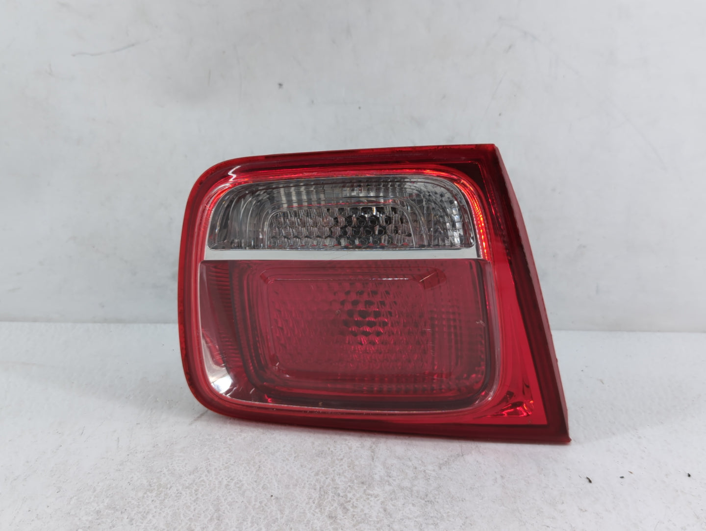 2013-2016 Chevrolet Malibu Tail Light Assembly Driver Left OEM P/N:22907311 Fits Fits 2013 2014 2015 2016 OEM Used Auto Part