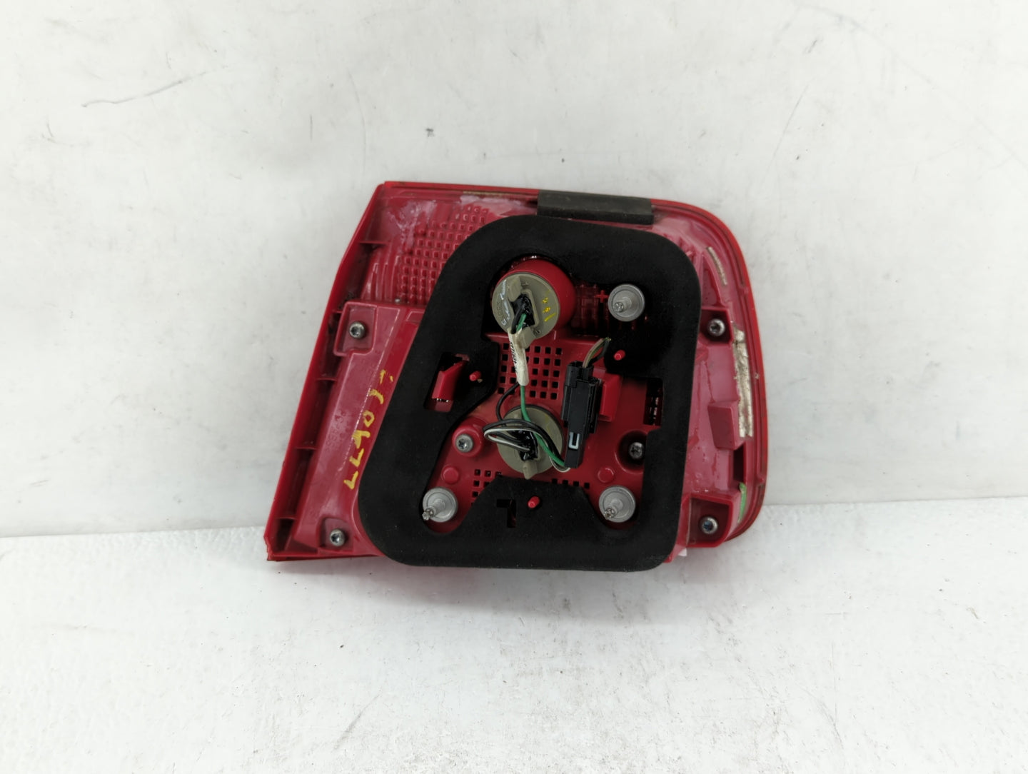 2013-2016 Chevrolet Malibu Tail Light Assembly Driver Left OEM P/N:22907311 Fits Fits 2013 2014 2015 2016 OEM Used Auto Part