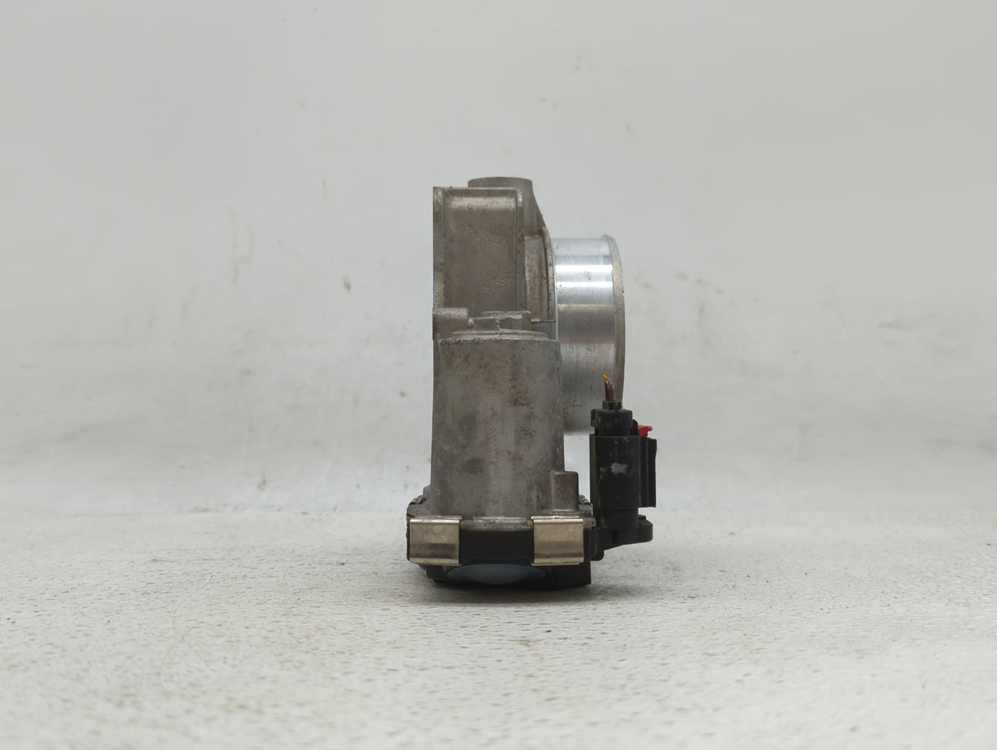 2013-2015 Chevrolet Malibu Throttle Body P/N:12670839AA 12627217DA, 12669073DA Fits Fits 2013 2014 2015 2017 2018 OEM Used A