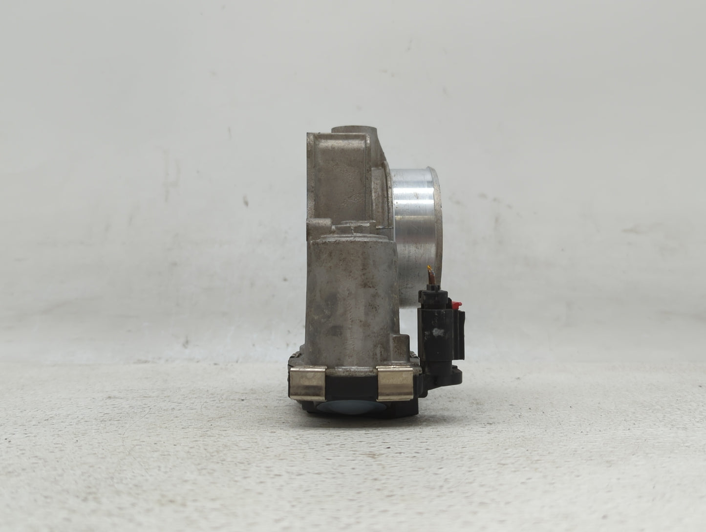 2013-2015 Chevrolet Malibu Throttle Body P/N:12670839AA 12627217DA, 12669073DA Fits Fits 2013 2014 2015 2017 2018 OEM Used A