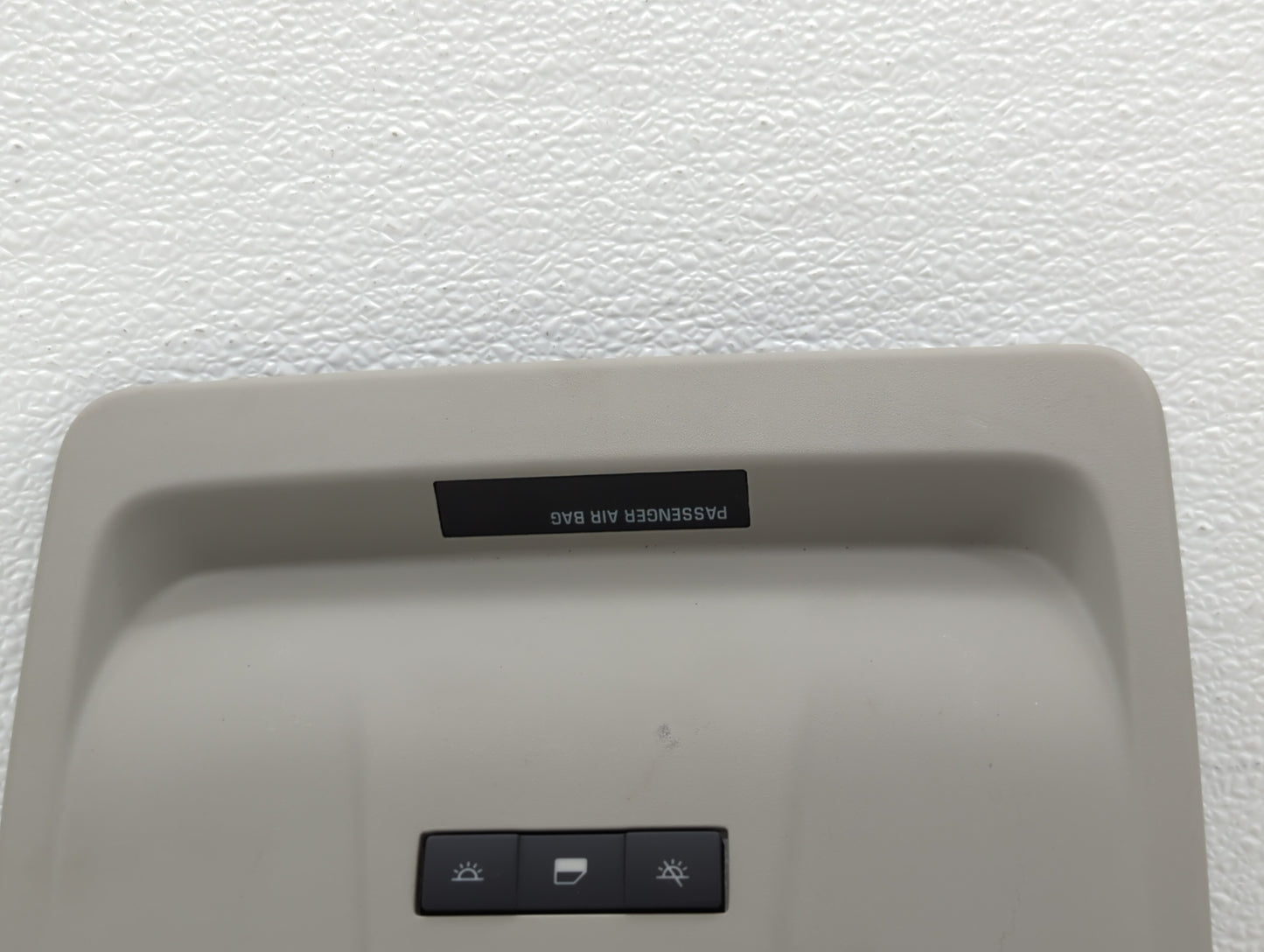 2015-2016 Chevrolet Malibu Overhead Roof Console 423755 - Oemusedautoparts1.com