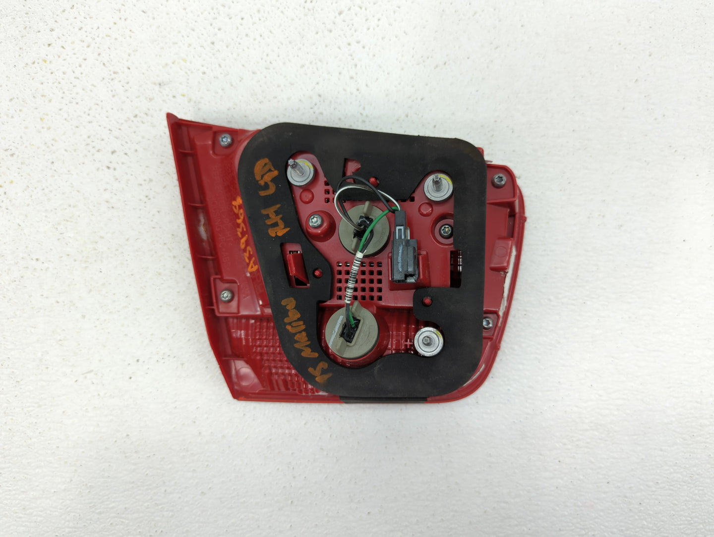 2013-2016 Chevrolet Malibu Tail Light Assembly Passenger Right OEM P/N:22871116 22907312 Fits Fits 2013 2014 2015 2016 OEM U