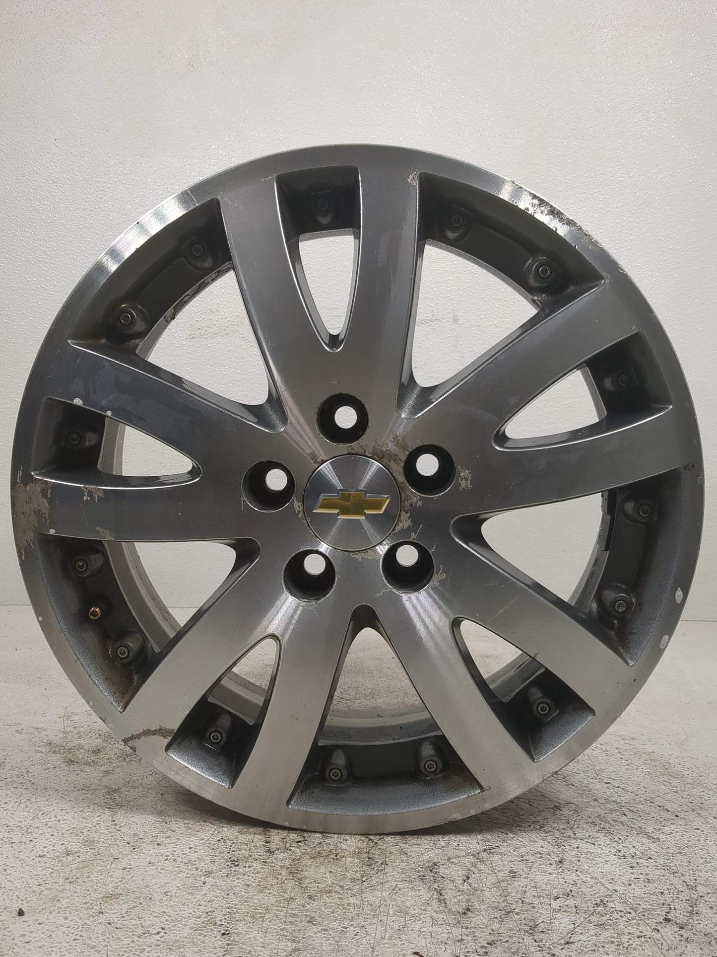 2015 Chevrolet Malibu Driver Front Wheel Hub Oem Gray - Oemusedautoparts1.com